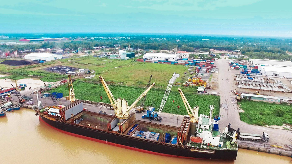 Đầu tư loạt dự án giao thông tăng kết nối ĐBSCL với cảng biển TP.HCM